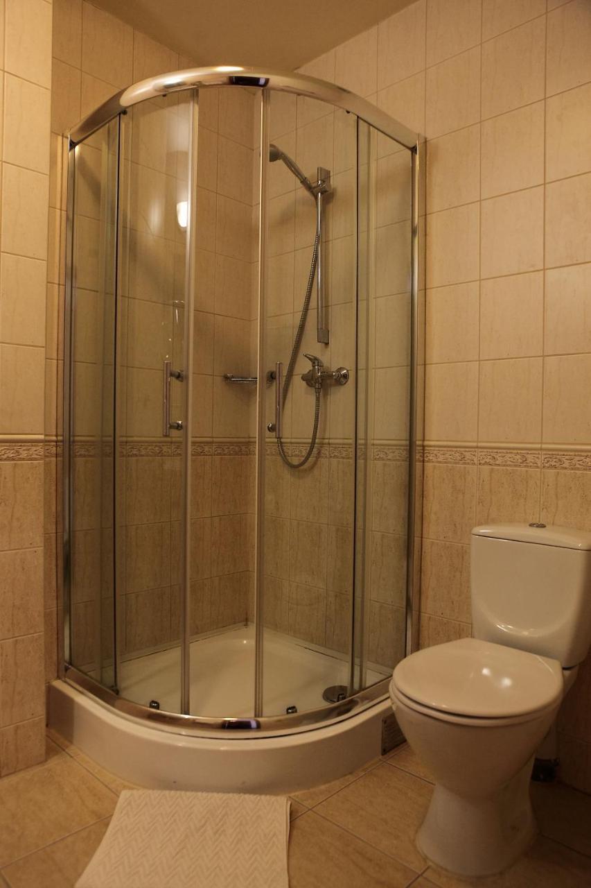 Hotel Katrina Ostrzeszów Esterno foto